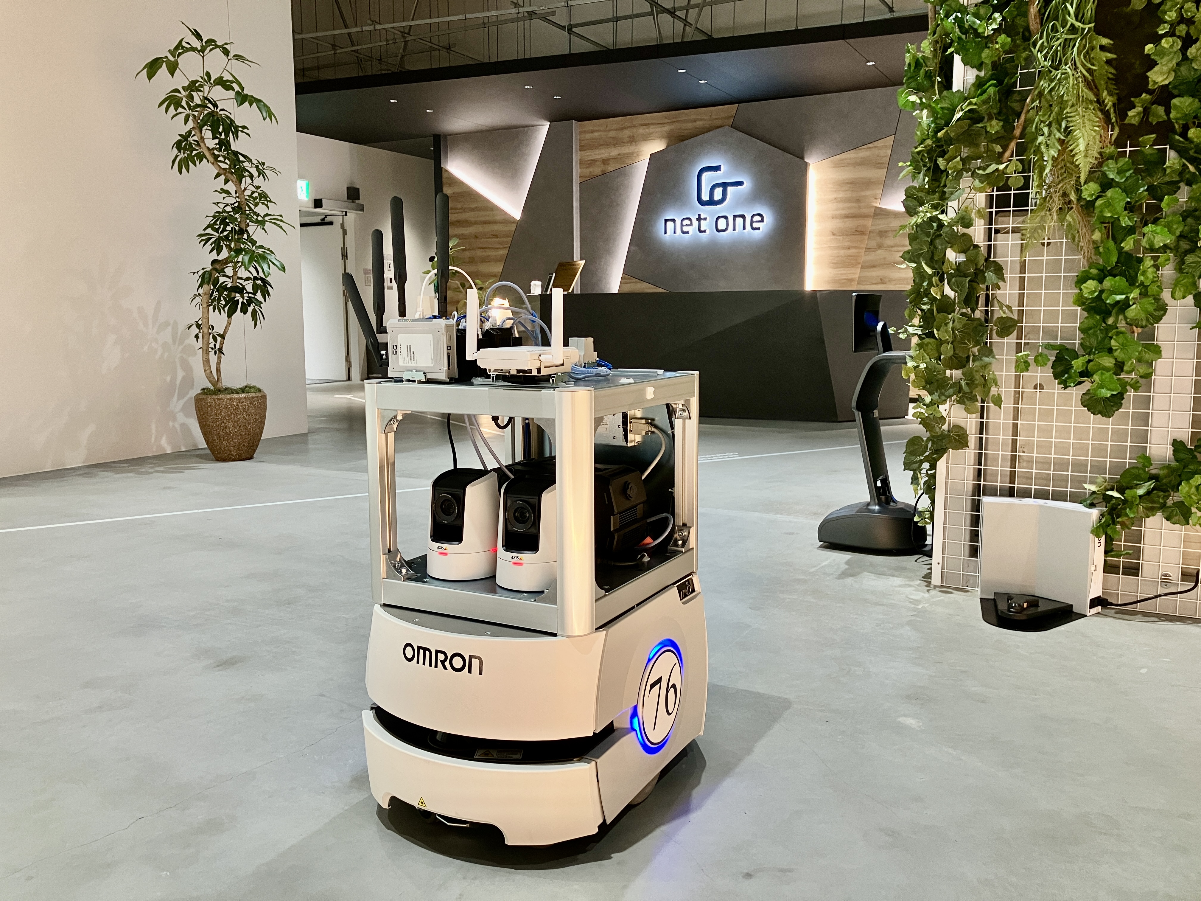 ネットワンシステムズ、オムロン、明治電機工業と製造現場のスマート化の実現を目指す「次世代無線共創プロジェクト」を実施